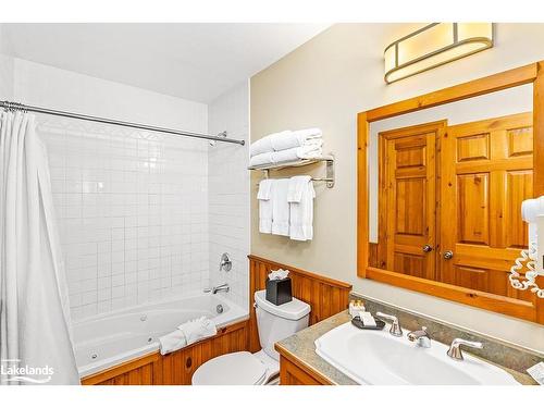 109-184 Snowbridge Way, The Blue Mountains, ON - Indoor Photo Showing Bathroom