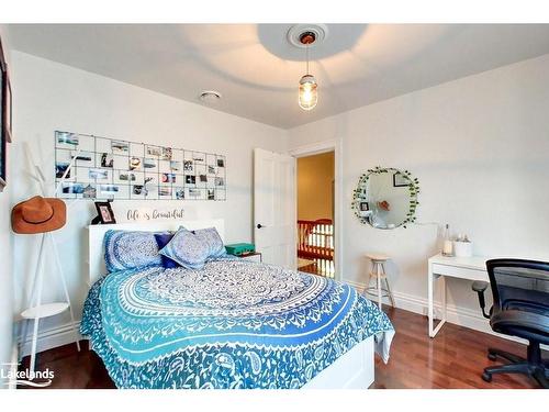 138 Bruce Street S, Thornbury, ON - Indoor Photo Showing Bedroom