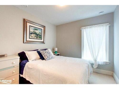 138 Bruce Street S, Thornbury, ON - Indoor Photo Showing Bedroom