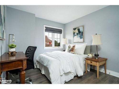 7 Hughes Street, Collingwood, ON - Indoor Photo Showing Bedroom