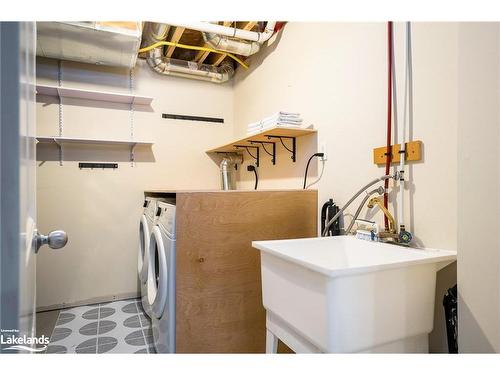 7 Hughes Street, Collingwood, ON - Indoor Photo Showing Laundry Room