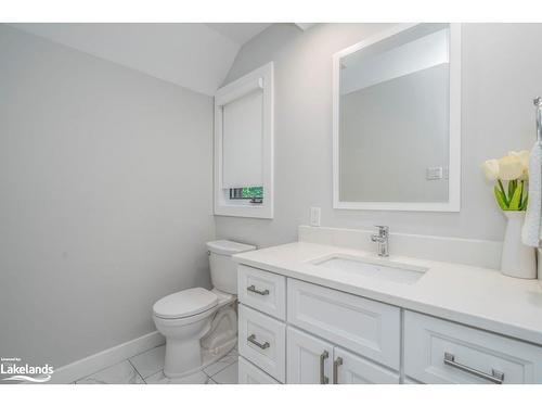 3085 Ogdens Beach Road, Tay, ON - Indoor Photo Showing Bathroom