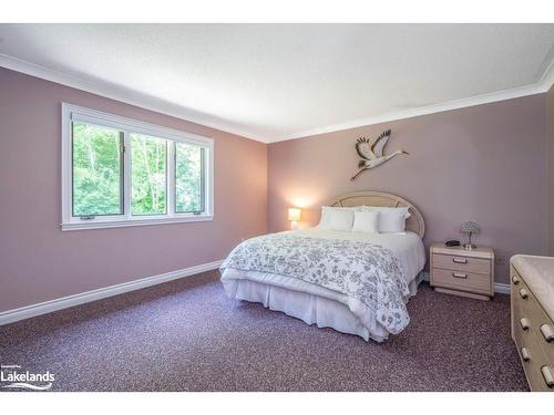 3085 Ogdens Beach Road, Tay, ON - Indoor Photo Showing Bedroom