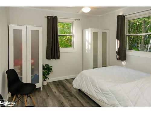 1047 Whyman Road, Algonquin Highlands, ON - Indoor Photo Showing Bedroom