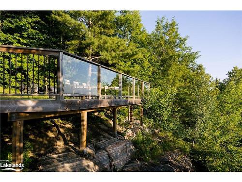 1047 Whyman Road, Algonquin Highlands, ON - Outdoor