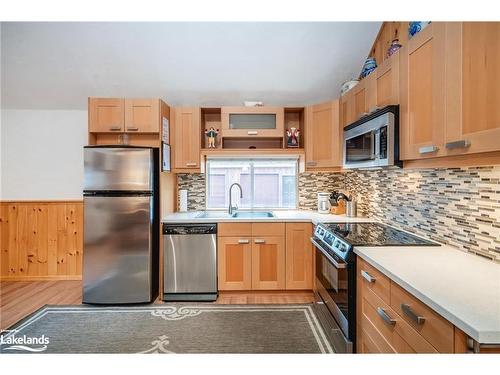 3224 Line 7 N, Oro-Medonte, ON - Indoor Photo Showing Kitchen With Upgraded Kitchen