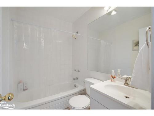 302B-653 Cedar Lane, Bracebridge, ON - Indoor Photo Showing Bathroom