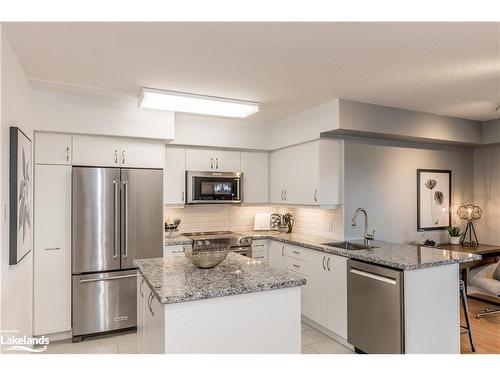 302-16 Raglan Street, Collingwood, ON - Indoor Photo Showing Kitchen With Stainless Steel Kitchen With Upgraded Kitchen
