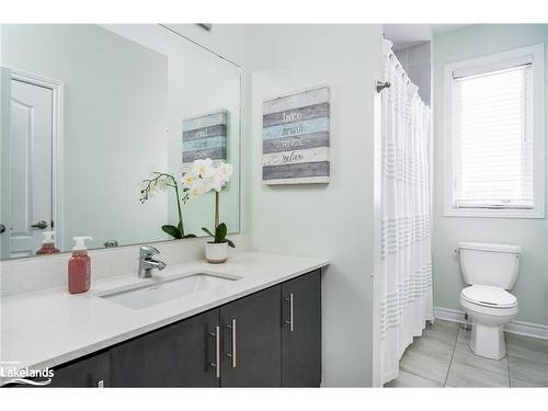 89 Mclean Avenue, Collingwood, ON - Indoor Photo Showing Bathroom