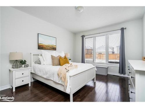 89 Mclean Avenue, Collingwood, ON - Indoor Photo Showing Bedroom