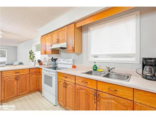 45 Dyer Drive, Wasaga Beach, ON - Indoor Photo Showing Kitchen With Double Sink