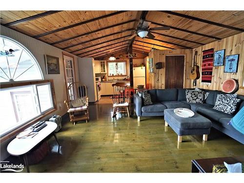 121 Healey Lake, Mactier, ON - Indoor Photo Showing Living Room