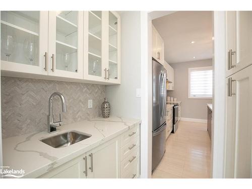 27 Beatrice Drive, Wasaga Beach, ON - Indoor Photo Showing Kitchen