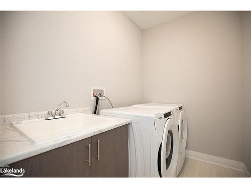 27 Beatrice Drive, Wasaga Beach, ON - Indoor Photo Showing Laundry Room