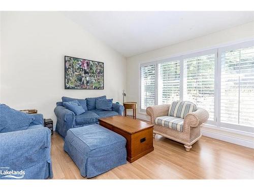 36 Rosemary Road, Tiny, ON - Indoor Photo Showing Living Room