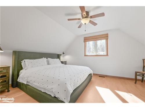 1561 Kennaway Road, Haliburton, ON - Indoor Photo Showing Bedroom