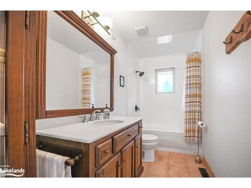 1561 Kennaway Road, Haliburton, ON - Indoor Photo Showing Bathroom