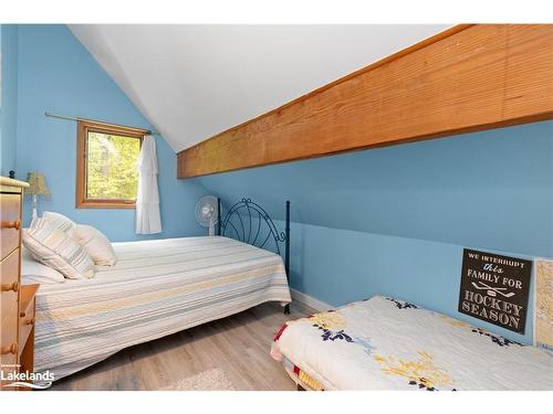 18 Miller Island, Gravenhurst, ON - Indoor Photo Showing Bedroom
