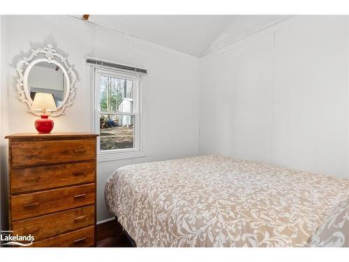 1038 Fitchett Lane, Gravenhurst, ON - Indoor Photo Showing Bedroom