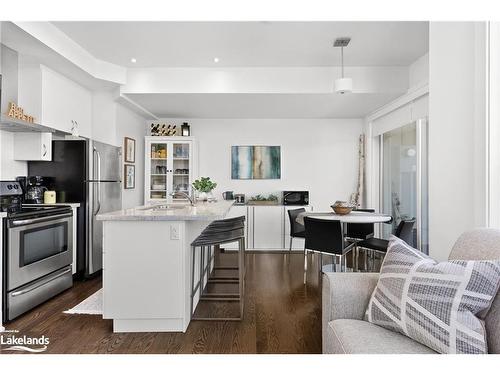 20 Carrick Trail, Gravenhurst, ON - Indoor Photo Showing Kitchen