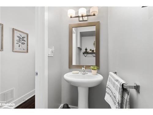 20 Carrick Trail, Gravenhurst, ON - Indoor Photo Showing Bathroom