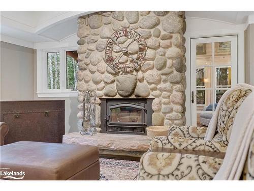 1656 Muskoka Beach Road, Bracebridge, ON - Indoor Photo Showing Living Room With Fireplace