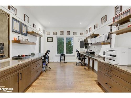 1656 Muskoka Beach Road, Bracebridge, ON - Indoor Photo Showing Kitchen