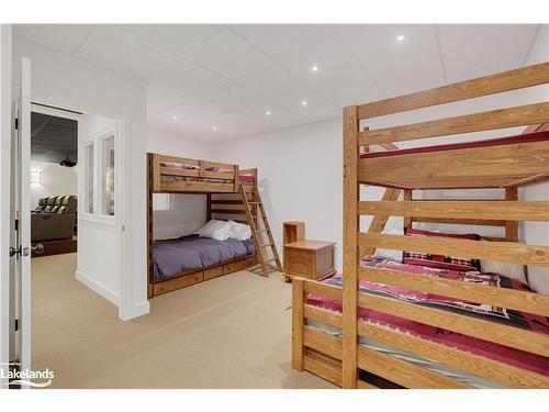 1656 Muskoka Beach Road, Bracebridge, ON - Indoor Photo Showing Bedroom