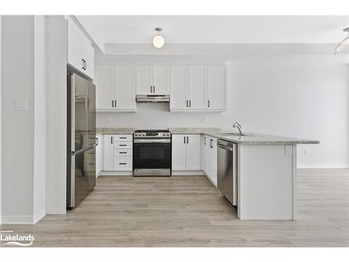 18 Albany Street, Collingwood, ON - Indoor Photo Showing Kitchen