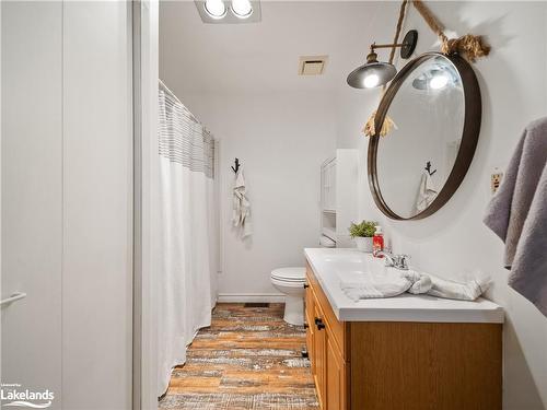 8024 Park Lane Crescent, Washago, ON - Indoor Photo Showing Bathroom