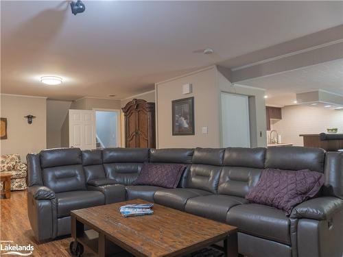 181 Holditch Street, Bracebridge, ON - Indoor Photo Showing Living Room