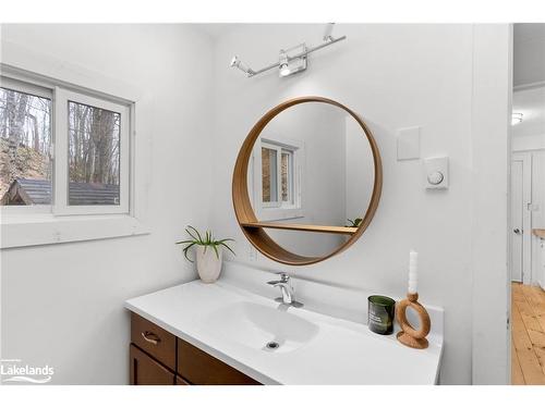 136 Vernon Lane, Huntsville, ON - Indoor Photo Showing Bathroom