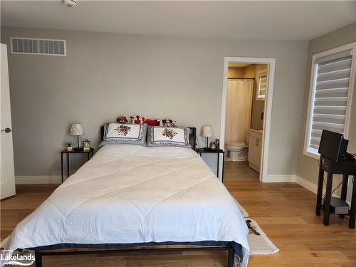 40 Waterview Road, Wasaga Beach, ON - Indoor Photo Showing Bedroom