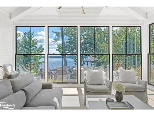 5-1140 Morinus Road, Port Carling, ON - Indoor Photo Showing Living Room