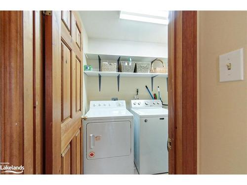 14 Slalom Gate Road, Collingwood, ON - Indoor Photo Showing Laundry Room