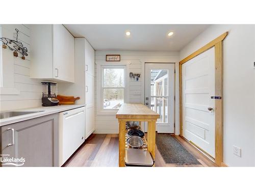 1008 Matabanick Road, Algonquin Highlands, ON - Indoor Photo Showing Kitchen