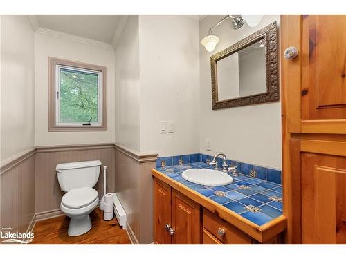 928 Jones Lane, Huntsville, ON - Indoor Photo Showing Bathroom