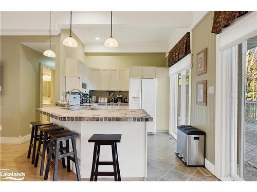 86 Lynx Drive, Kearney, ON - Indoor Photo Showing Kitchen