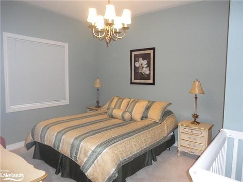 33 Royal Beech Drive, Wasaga Beach, ON - Indoor Photo Showing Bedroom