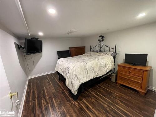 35 River Street, Coldwater, ON - Indoor Photo Showing Bedroom