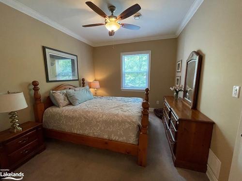 18 Maple Court, Coldwater, ON - Indoor Photo Showing Bedroom