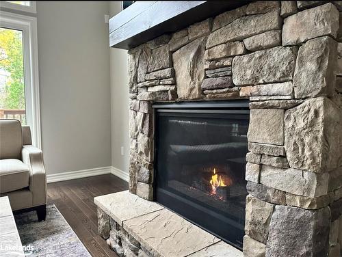 12 Robbie Way, Collingwood, ON - Indoor Photo Showing Living Room With Fireplace