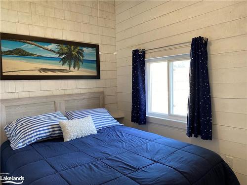 77, 79, 87 Mosley Street, Wasaga Beach, ON - Indoor Photo Showing Bedroom