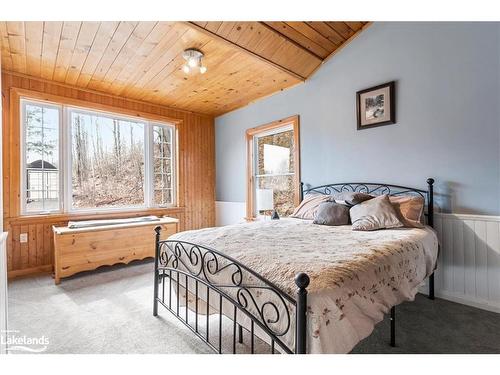 1272 Little Bob Lake Road, Minden Hills, ON - Indoor Photo Showing Bedroom