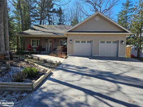 52 29Th Street N, Wasaga Beach, ON - Outdoor