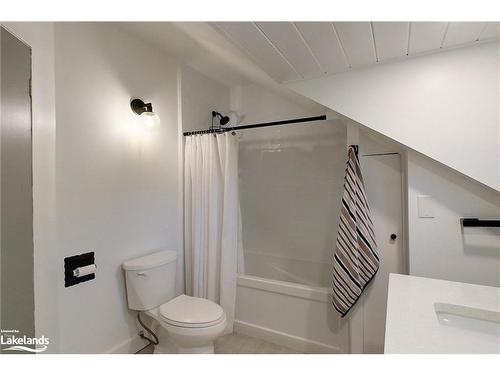 184 Pearson Street, Meaford, ON - Indoor Photo Showing Bathroom