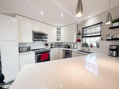 400C Whitestone Lake Road, Whitestone, ON - Indoor Photo Showing Kitchen With Double Sink