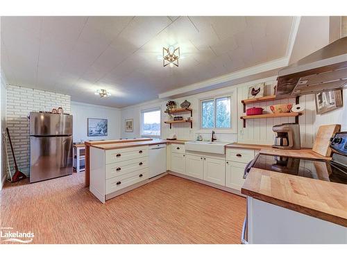 186 Lakeshore Road E, The Blue Mountains, ON - Indoor Photo Showing Kitchen