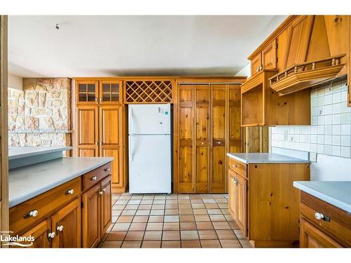 156 Santos Lane, Wasaga Beach, ON - Indoor Photo Showing Kitchen