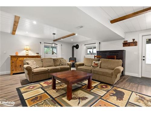 445 Old Muskoka Road, Huntsville, ON - Indoor Photo Showing Living Room